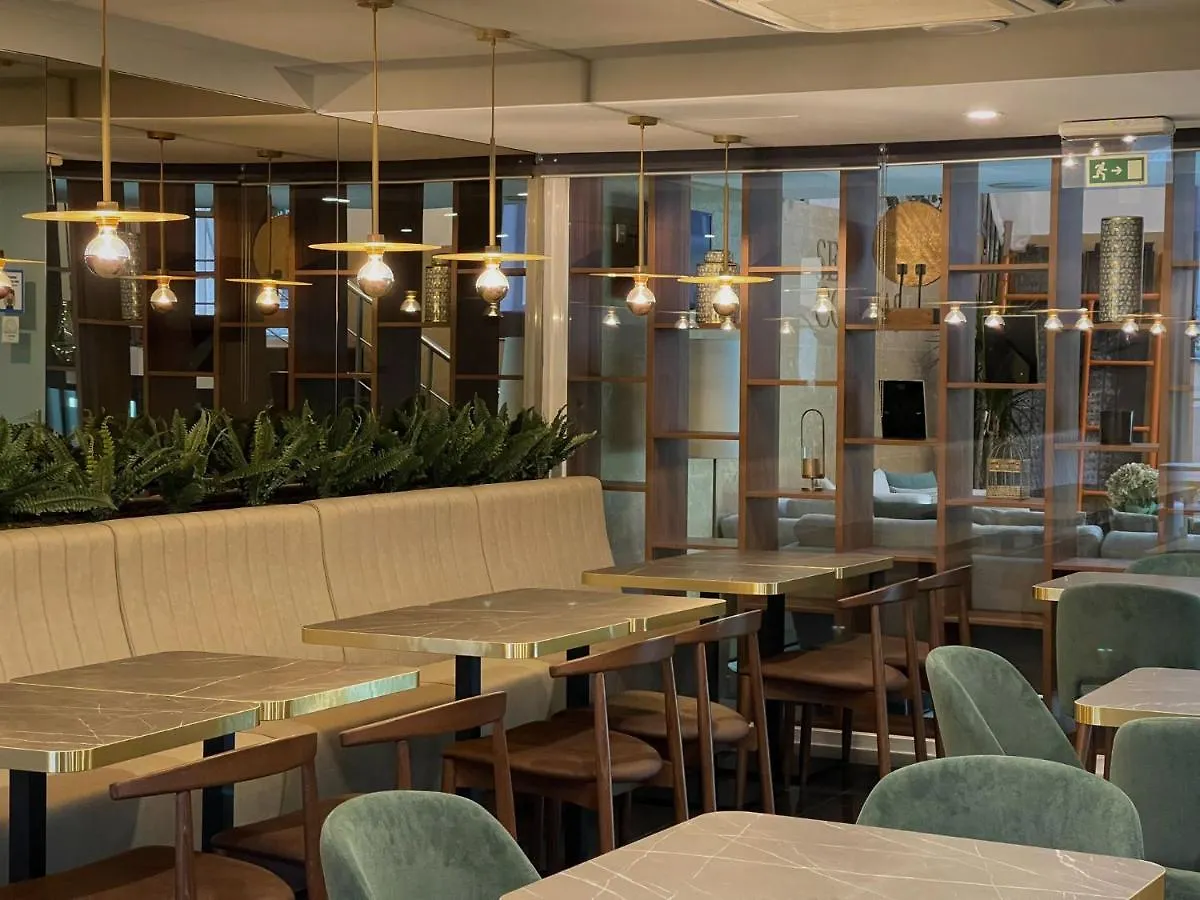 **  Hotel Sete Colinas Lisboa Portugália