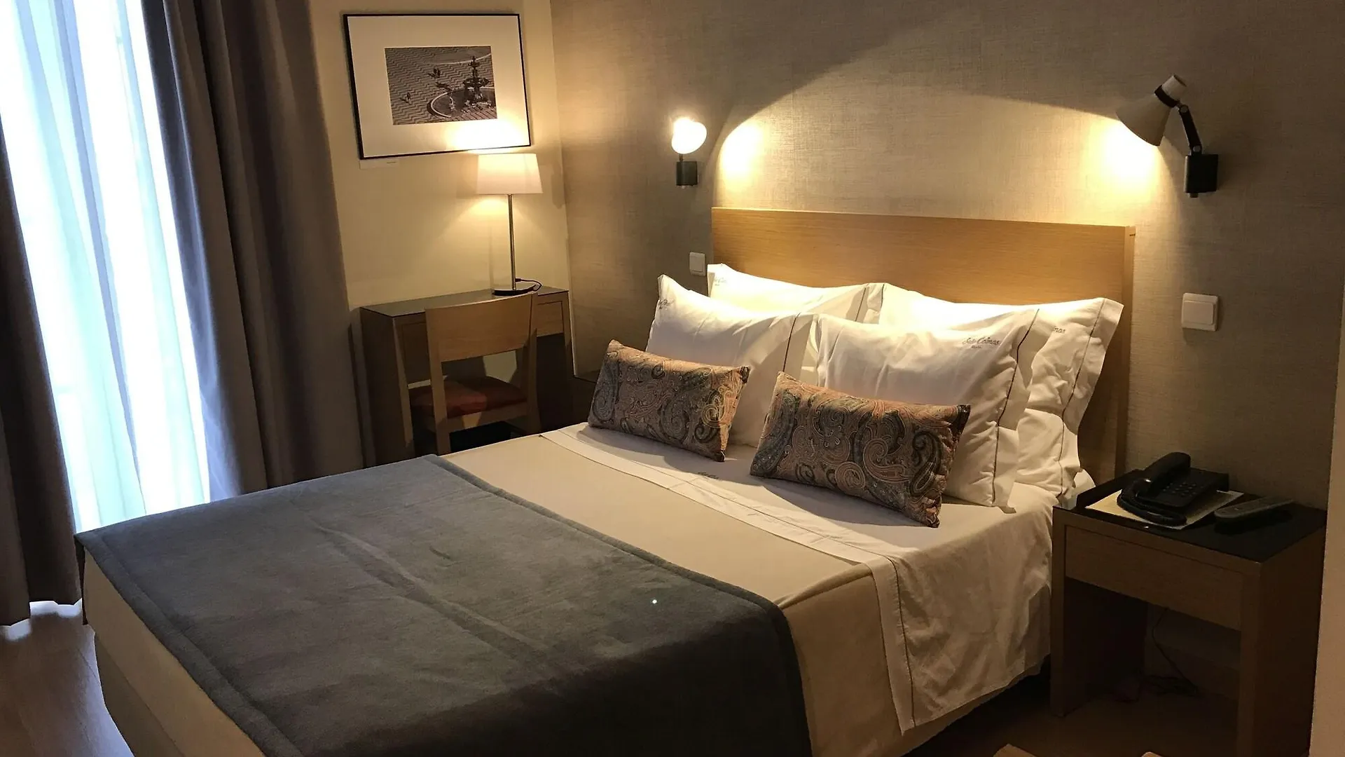 **  Hotel Sete Colinas Lisboa Portugália