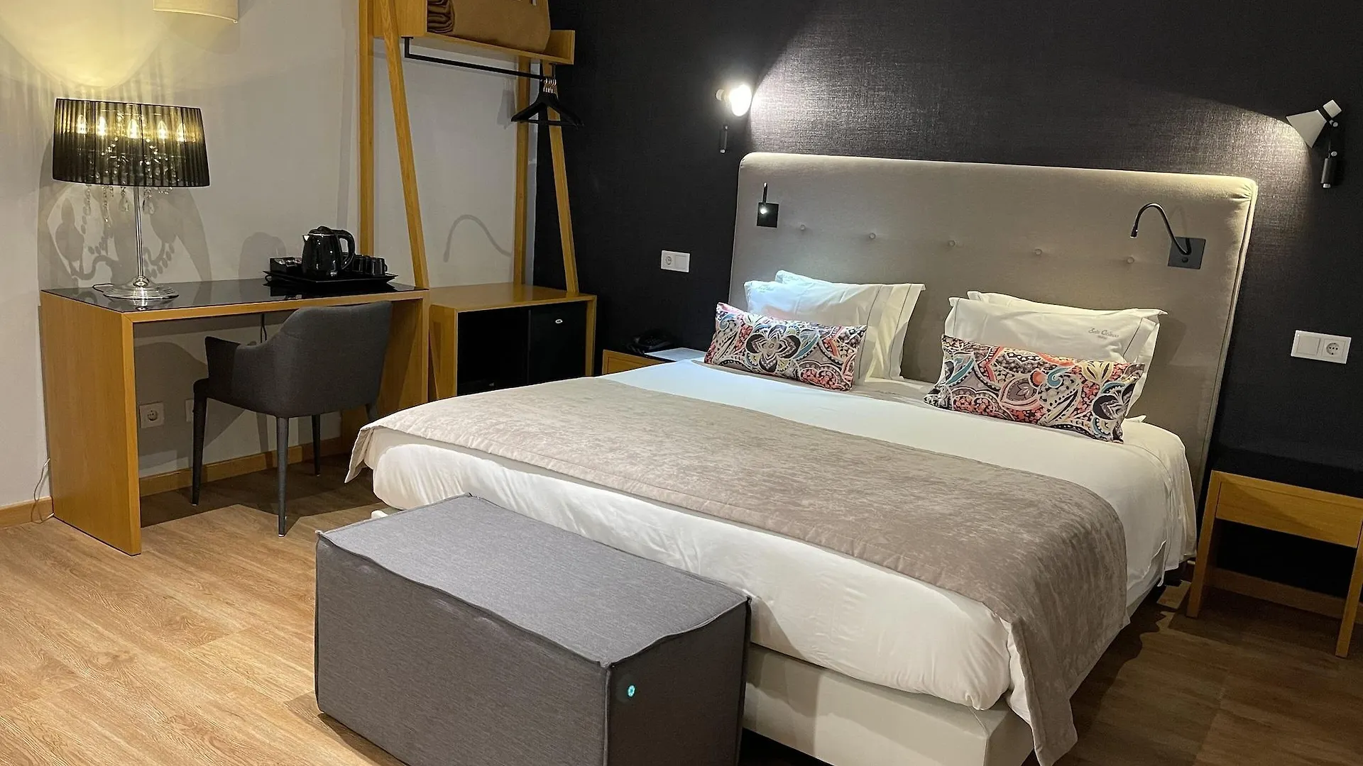**  Hotel Sete Colinas Lisboa Portugália